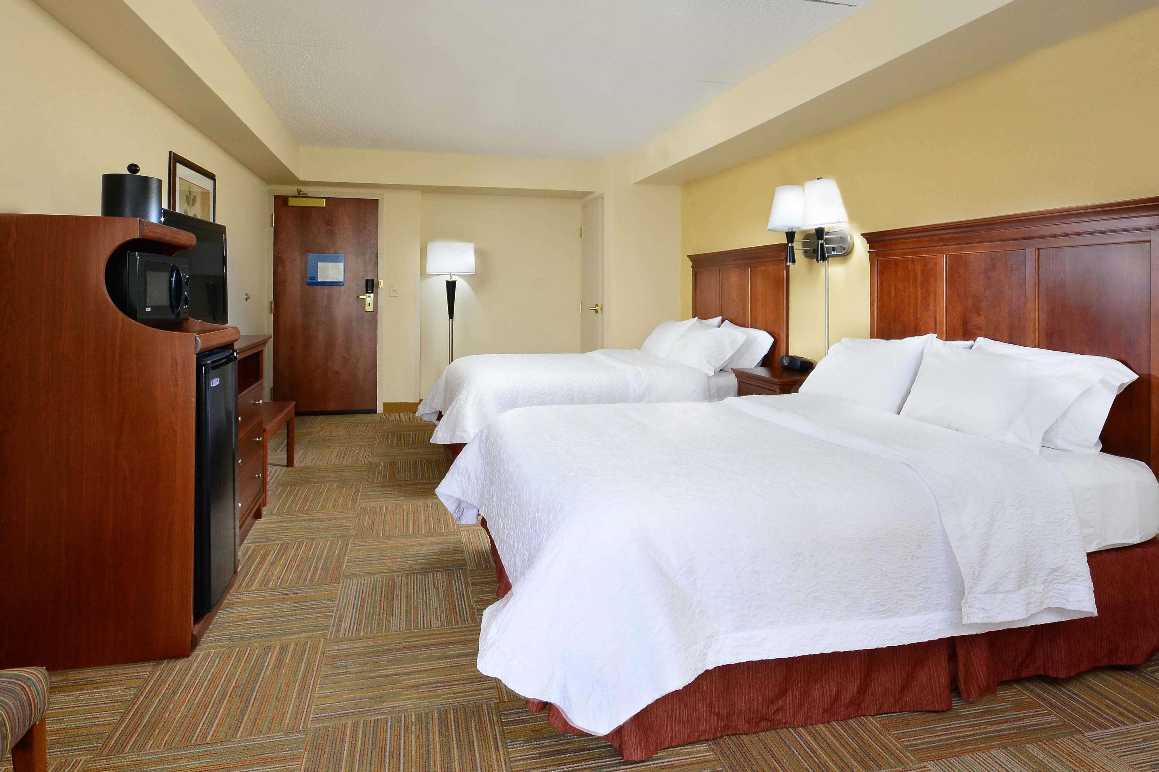 Hampton Inn Raleigh Capital Blvd North Exterior photo